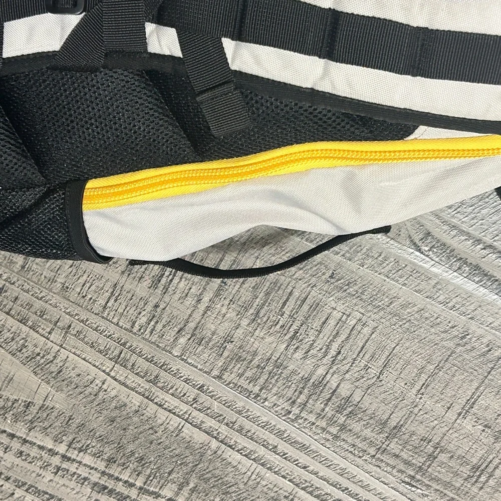Vtg. Pre-KAVU Black, White, and Yellow Hiking Backpack - Picture 10 of 14